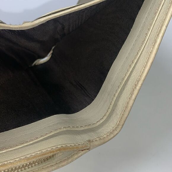 Authentic GUCCI Guccissima GG Logo Compact Wallet Beige - Picture 6 of 9